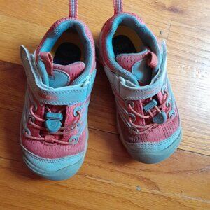 Pink Keen breathable sneakers little kids size 9